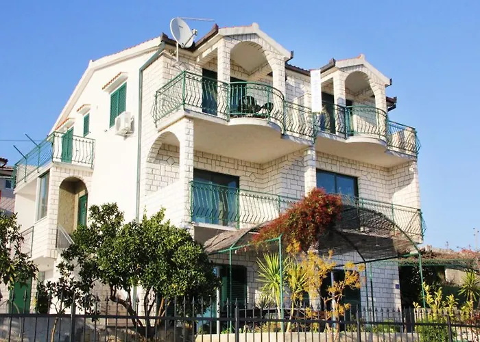 Apartment M